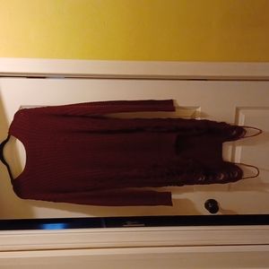 Active USA distressed sweeter dress color burgundy size large